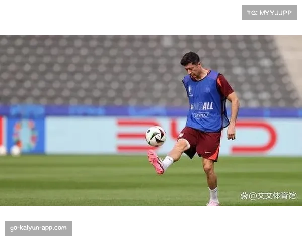 波兰世界杯小组赛防守稳健 莱万锋线支点作用明显